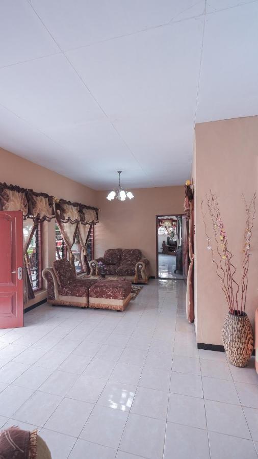 Marry Ind Gunung Kawi Guest House Malang Bumirejo Exterior photo